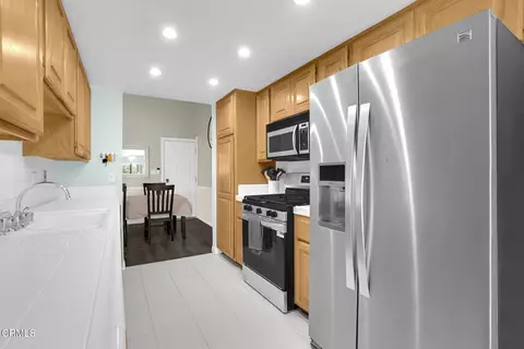 Kitchen - 1522 Windsor Ln, Fullerton, CA 92831 photo 4 of 7
