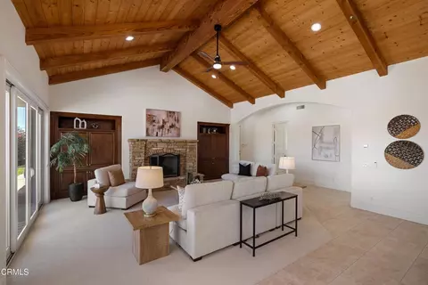 Living - 4284 Fallsbrae Rd, Fallbrook, CA 92028 photo 2 of 5