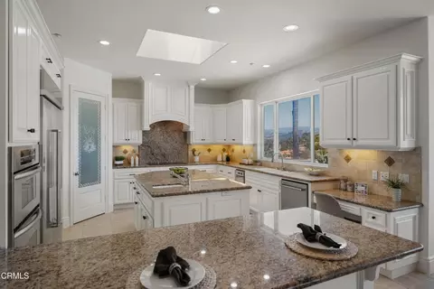 Kitchen - 4284 Fallsbrae Rd, Fallbrook, CA 92028 photo 2 of 7