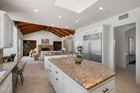 Kitchen - 4284 Fallsbrae Rd, Fallbrook, CA 92028 photo 6 of 7