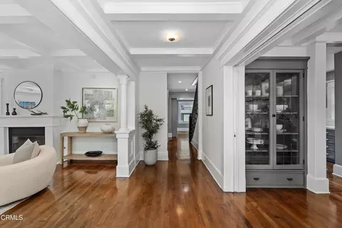 Entry Way - 133 N Orange Grove Blvd, Pasadena, CA 91103 photo 1 of 2