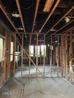 Entry Way - 625 E Penn St, Pasadena, CA 91104 photo 5 of 7