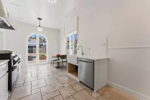 Kitchen - 79 W Villa St, Pasadena, CA 91103 photo 2 of 3
