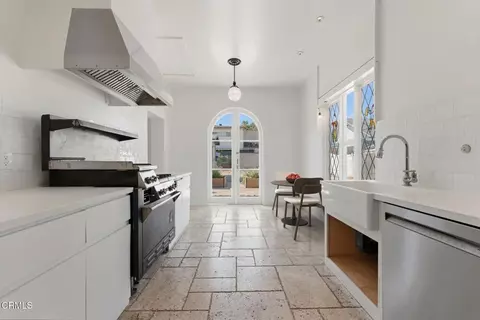 Kitchen - 79 W Villa St, Pasadena, CA 91103 photo 1 of 3