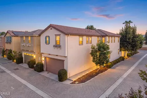 17326 Parque Vanowen Way, Lake Balboa, CA 91406