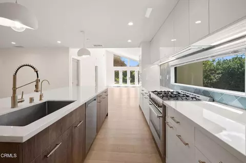 Kitchen - 1150 Leonard Ave, Pasadena, CA 91107 photo 3 of 5