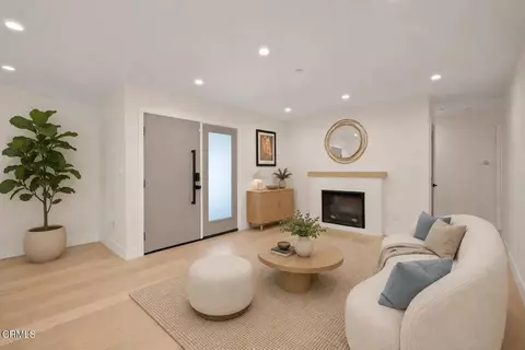 Living - 1150 Leonard Ave, Pasadena, CA 91107 photo 2 of 5