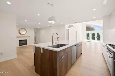 Kitchen - 1150 Leonard Ave, Pasadena, CA 91107 photo 4 of 5