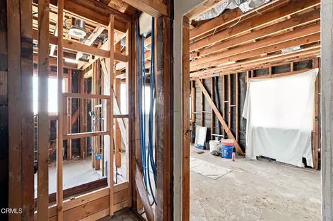 Entry Way - 1423 W 8th St, Upland, CA 91786 photo 3 of 7