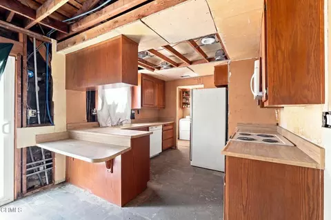 Kitchen - 1423 W 8th St, Upland, CA 91786 photo 1 of 2
