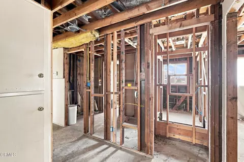 Entry Way - 1423 W 8th St, Upland, CA 91786 photo 5 of 7