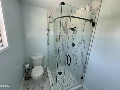 Bath - 1075 Chevron Ct, Pasadena, CA 91103 photo 2 of 4