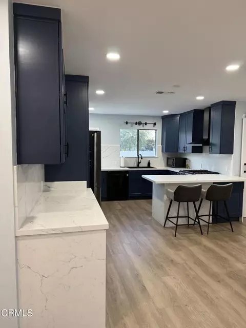Kitchen - 1075 Chevron Ct, Pasadena, CA 91103 photo 3 of 8