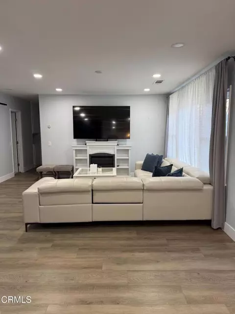 Living - 1075 Chevron Ct, Pasadena, CA 91103 photo 1 of 1