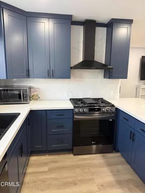 Kitchen - 1075 Chevron Ct, Pasadena, CA 91103 photo 5 of 8