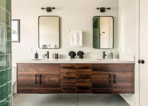 Bath - 6920 Juniper Rd, Joshua Tree, CA 92252 photo 1 of 4