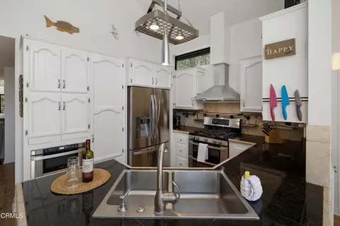 Kitchen - 568 Silver Tip Dr, Big Bear City, CA 92314 photo 3 of 4