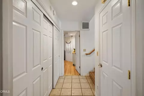 Entry Way - 568 Silver Tip Dr, Big Bear City, CA 92314 photo 8 of 9