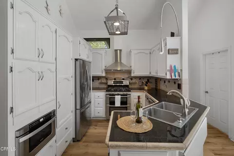Kitchen - 568 Silver Tip Dr, Big Bear City, CA 92314 photo 4 of 4