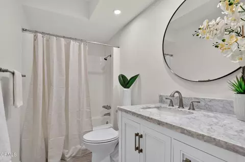 Bath - 327 W 230th St, Carson, CA 90745 photo 3 of 5