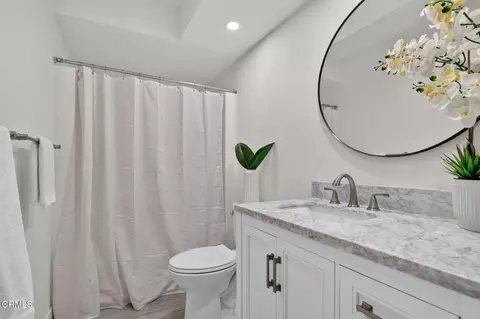 Bath - 327 W 230th St, Carson, CA 90745 photo 4 of 5