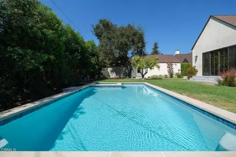 Exterior - 2384 E Orange Grove Blvd, Pasadena, CA 91104 photo 10 of 14