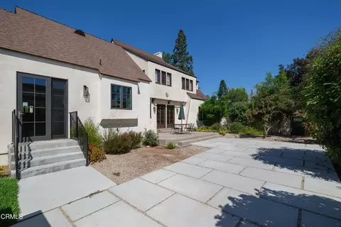 Exterior - 2384 E Orange Grove Blvd, Pasadena, CA 91104 photo 4 of 14