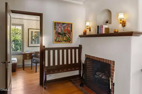 Entry Way - 2384 E Orange Grove Blvd, Pasadena, CA 91104 photo 3 of 6
