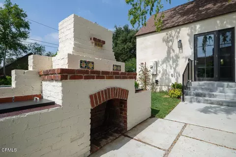 Exterior - 2384 E Orange Grove Blvd, Pasadena, CA 91104 photo 7 of 14