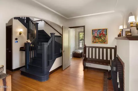 Entry Way - 2384 E Orange Grove Blvd, Pasadena, CA 91104 photo 5 of 6