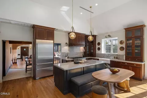 Kitchen - 2384 E Orange Grove Blvd, Pasadena, CA 91104 photo 2 of 5