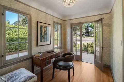 Entry Way - 2384 E Orange Grove Blvd, Pasadena, CA 91104 photo 4 of 6