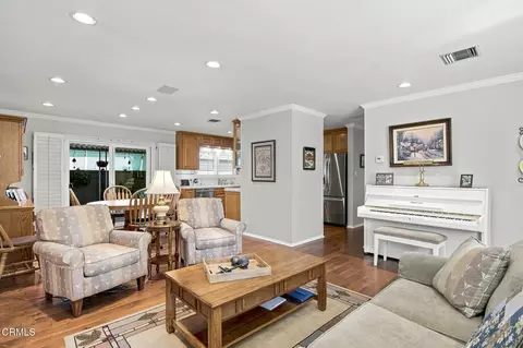 Living - 6503 Day St, Tujunga, CA 91042 photo 4 of 4