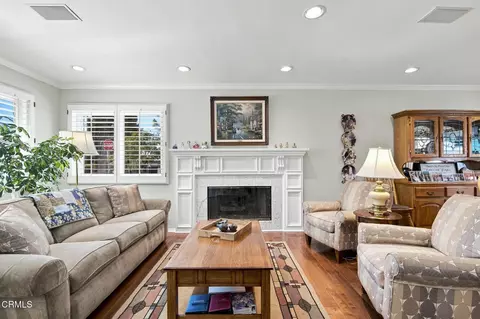 Living - 6503 Day St, Tujunga, CA 91042 photo 2 of 4