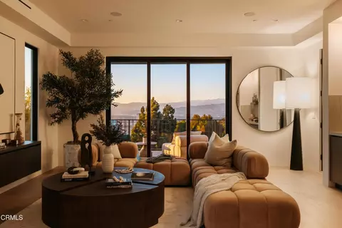 3499 Wonder View Dr, Los Angeles, CA 90068