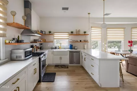 Kitchen - 396 N Summit Ave, Pasadena, CA 91103 photo 1 of 5