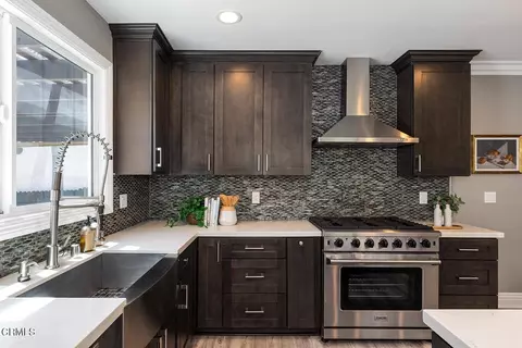 Kitchen - 2330 E Orange Grove Blvd, Pasadena, CA 91104 photo 2 of 4