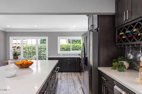 Kitchen - 2330 E Orange Grove Blvd, Pasadena, CA 91104 photo 3 of 4