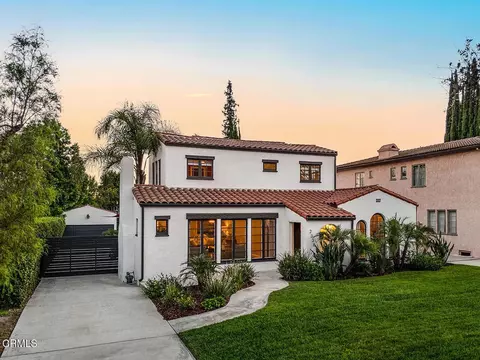 Exterior - 2330 E Orange Grove Blvd, Pasadena, CA 91104 photo 10 of 12