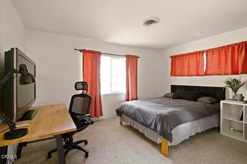 Bedroom - 3585 Shadow Grove Rd, Pasadena, CA 91107 photo 4 of 4