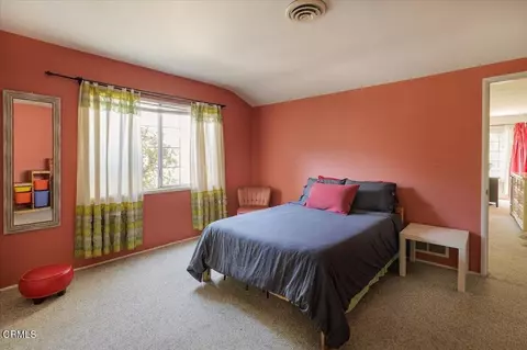 Bedroom - 3585 Shadow Grove Rd, Pasadena, CA 91107 photo 1 of 4