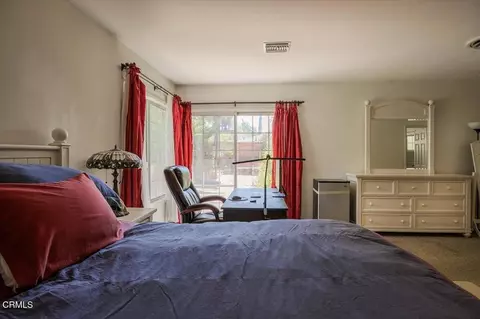 Bedroom - 3585 Shadow Grove Rd, Pasadena, CA 91107 photo 3 of 4