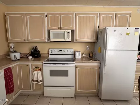 Kitchen - 125 2 Hawk Ranch Rd, Tecopa, CA 92389 photo 1 of 2