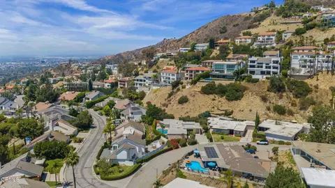 View/Area - 1919 Deermont Rd, Glendale, CA 91207 photo 3 of 8