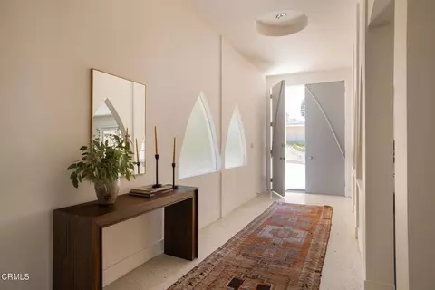 Entry Way - 1919 Deermont Rd, Glendale, CA 91207 photo 2 of 5