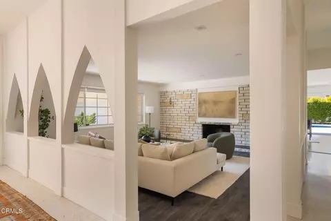 Entry Way - 1919 Deermont Rd, Glendale, CA 91207 photo 3 of 5