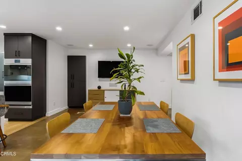 Dining - 3616 E Chevy Chase Dr, Glendale, CA 91206 photo 2 of 3