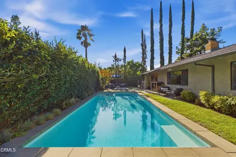 Exterior - 3616 E Chevy Chase Dr, Glendale, CA 91206 photo 12 of 17
