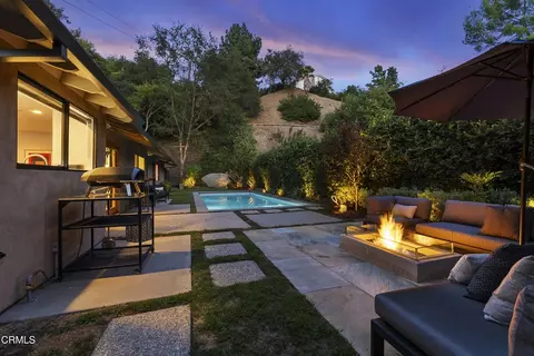 Exterior - 3616 E Chevy Chase Dr, Glendale, CA 91206 photo 14 of 17