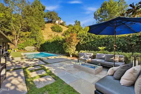 Exterior - 3616 E Chevy Chase Dr, Glendale, CA 91206 photo 9 of 17